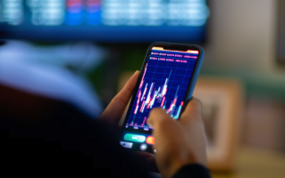 TradFi投资者向比特币ETF投入387亿美元，是上一季度的三倍